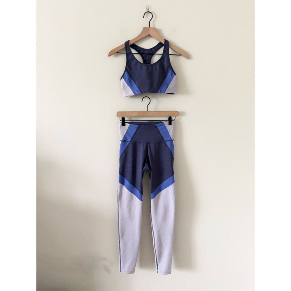 Old Navy Colorblock Leggings & Sports Bra Set in Navy, Light Blue, and Gray